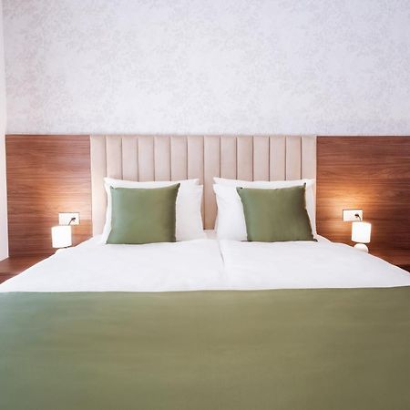 Hotel Diplomat By Aycon بودفا المظهر الخارجي الصورة