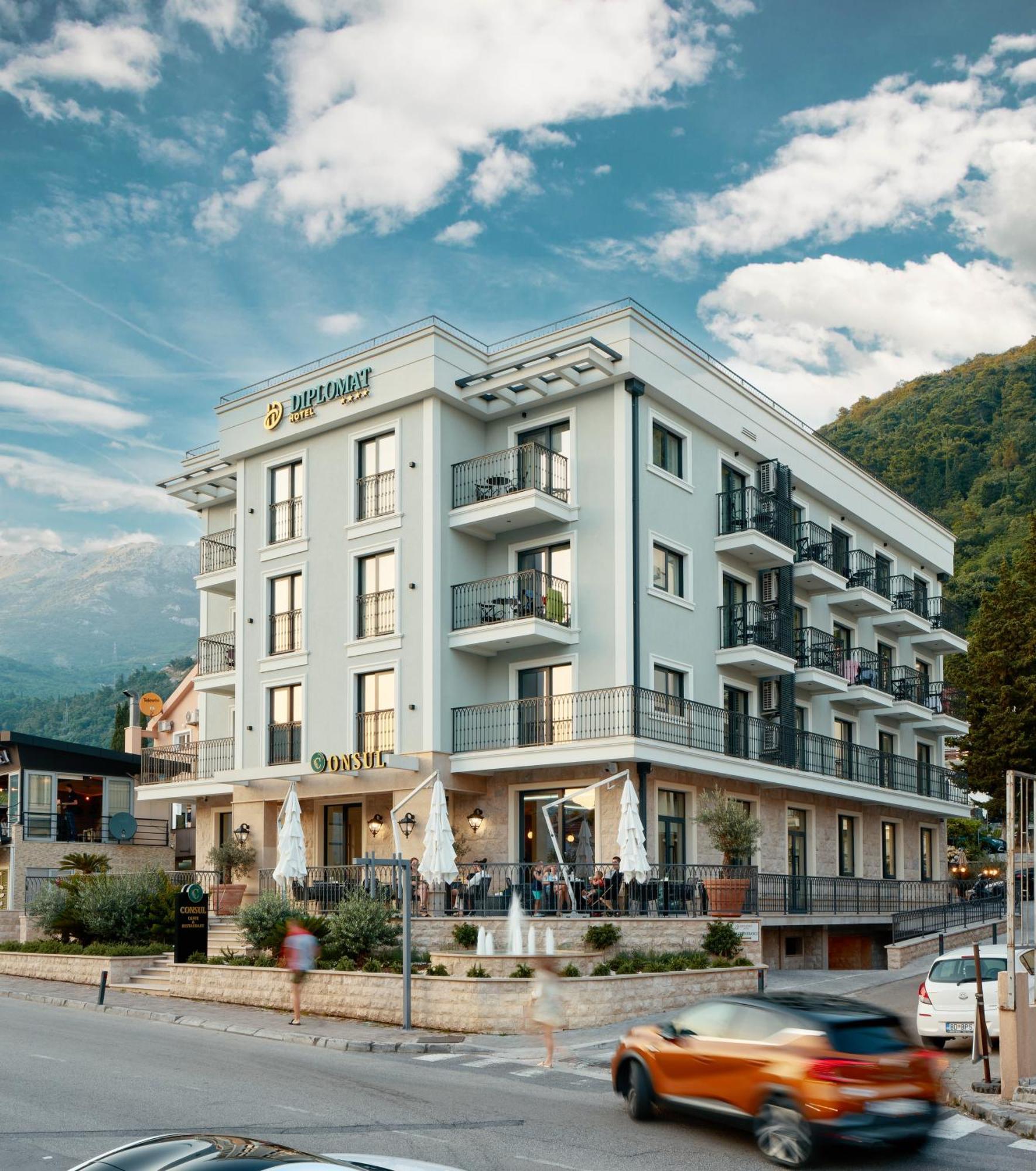 Hotel Diplomat By Aycon بودفا المظهر الخارجي الصورة