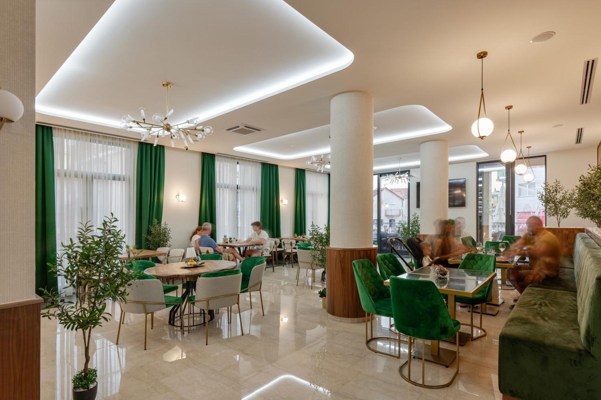 Hotel Diplomat By Aycon بودفا المظهر الخارجي الصورة
