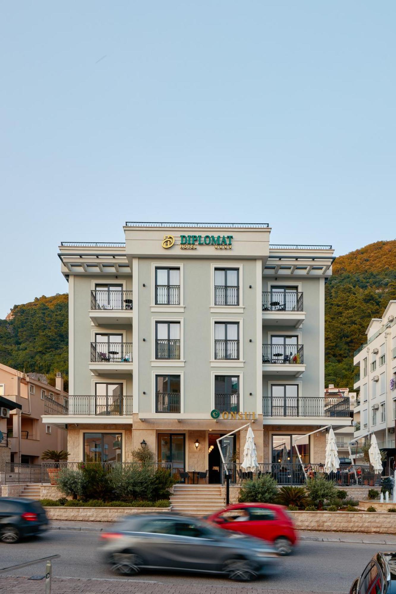 Hotel Diplomat By Aycon بودفا المظهر الخارجي الصورة