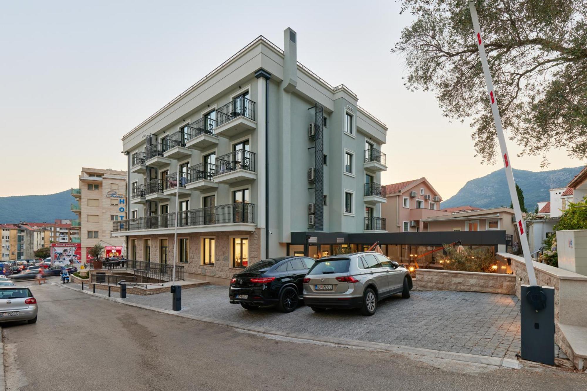 Hotel Diplomat By Aycon بودفا المظهر الخارجي الصورة